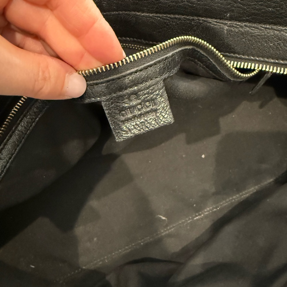 Gucci Black and Gold Leather Tote with Iconic GG Emblem - Picture 6 of 8